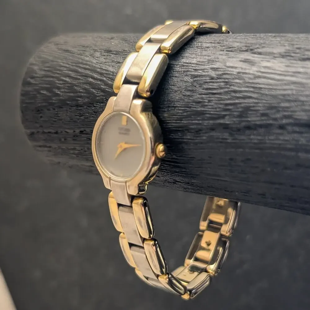 Ladies Citizen Watch Two Tone 5920-S76248 Needs New Battery